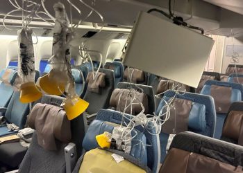 सिंगापुर एयरलाइन्सको विमान दुर्घटना, एकको मृत्यु