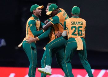 वेष्टइण्डिजलाई हराउँदै दक्षिण अफ्रिका १० वर्षपछि सेमिफाइनलमा