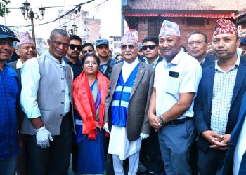 विश्व वातावरण दिवसः सडक सरसफाइमा ओली दम्पती(तस्बिरहरु)