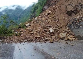 डुम्रे–बेसिशहर सडक खण्ड अवरुद्ध