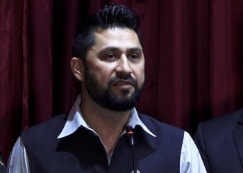 ओलीलाई रविको जवाफ, ‘अन्तरदेशीय विवाह पितृ सत्तालाई मन परेको छैन’