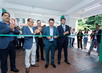 नबिल बैंकको परिसरमा ‘चार दशक नेपालको’ शीर्षकको तस्बिर प्रदर्शनी, हेर्नेको भीड