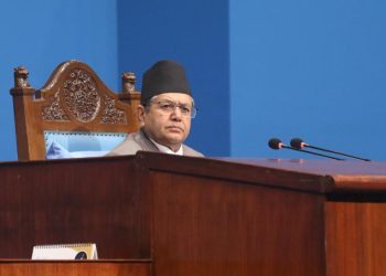 संसदमा बोल्दै सांसदहरू (लाइभ)