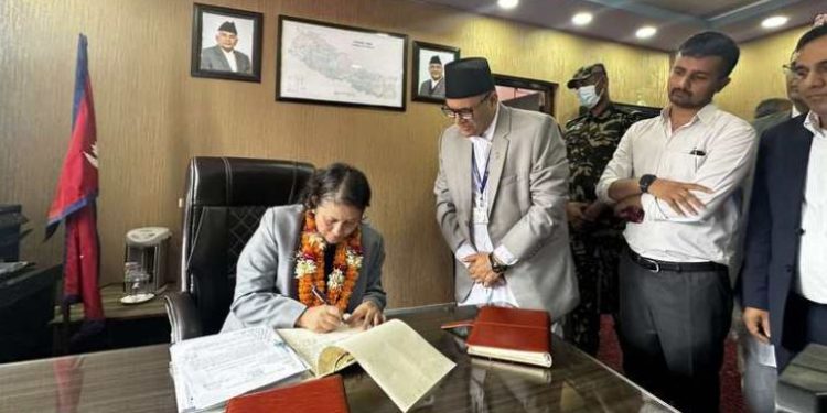 शिक्षामन्त्री विद्या भट्टराईद्वारा पदभार ग्रहण