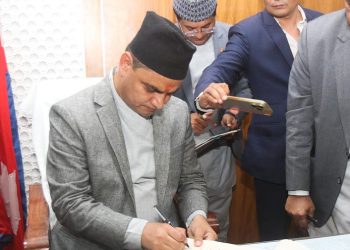 स्वास्थ्यमन्त्री पौडेलले पदभार ग्रहण गर्दै गरे दुई निर्णय