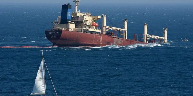 ओमान नजिकको समुन्द्रमा तेल ट्यांकर दुर्घटना, १३ भारतीयसहित १६ जना बेपत्ता