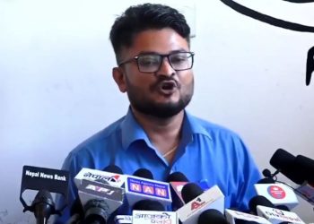 मुकुल ढकालको आरोप, ‘रवि फेरि मन्त्री खान पाइन्छ कि भनेर टाँसिइरहेका छन्’