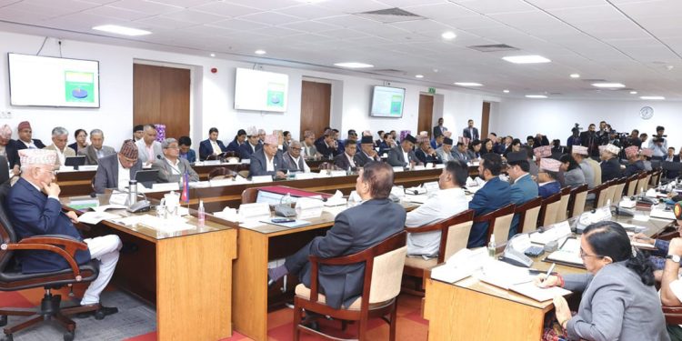 सचिवहरुसँग प्रधानमन्त्रीको छ घण्टा लामो छलफल, निर्देशन मंगलबार दिने