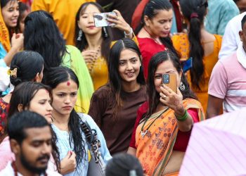 साउन महिनाको पहिलो सोमबार : शिवालयमा भक्तजनको भीड (फोटो फिचर)