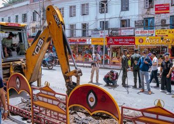 यस्तो बन्दैछ फुटपाथ बढाएपछि न्युरोड क्षेत्र, पार्किङले ओगट्नेभन्दा कम ठाउँमा विस्तार