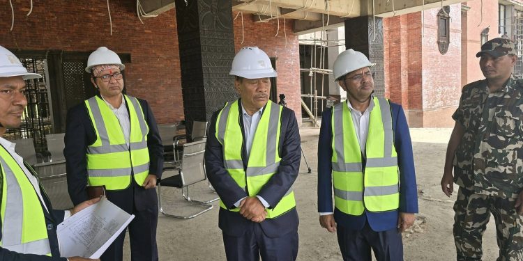 निर्माणाधीन संसद् भवन निर्माणको कामलाई तीव्रता दिन मन्त्री सिंहको निर्देशन