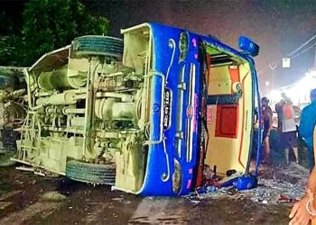 विहारमा नेपाली तीर्थयात्री बोकेको बस दुर्घटना