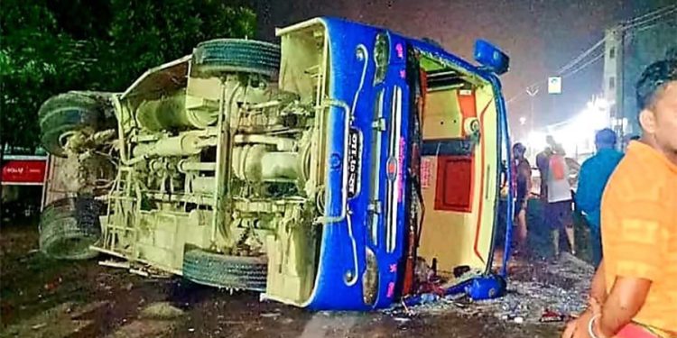 विहारमा नेपाली तीर्थयात्री बोकेको बस दुर्घटना