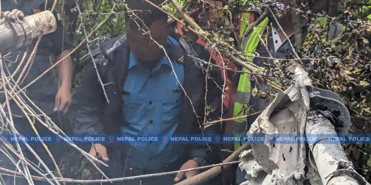 हेलिकोप्टर दुर्घटनाः उडेको ३ मिनेटमै सम्पर्कविहीन, ५ जनाको मृत्यु