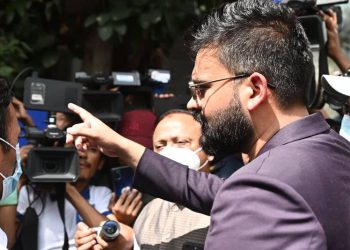 महानगरअघिको भासिएको खाल्डो देखाउँदै मेयर बालेनले भने,‘टुकुचामाथिको बाटो हो’