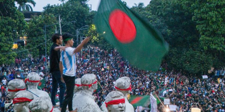 बंगलादेशमा संसद् विघटन, अन्तरिम सरकार गठनको तयारी