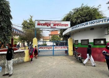 आँबुखैरेनी बस दुर्घटनाः भरतपुर अस्पतालमा २७ मृतकको शव परीक्षण शुरु