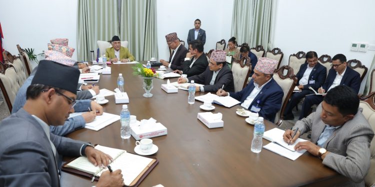 सरकारी अस्पतालमा सहज उपचारको व्यवस्था मिलाउन प्रधानमन्त्रीको निर्देशन