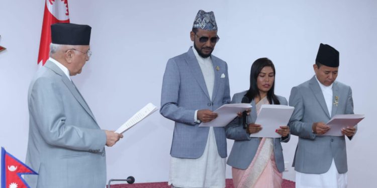 तीन राज्यमन्त्रीले लिए शपथ