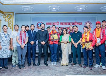 पलेशालाई काठमाडौं महानगरले दियो ५ लाख