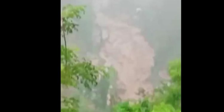 काभ्रेमा पहिरोः एकै परिवारका ५ जना बेपत्ता, २ जनाको मृत्यु