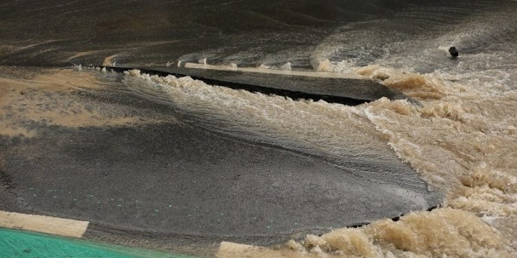 कुपण्डोलमा भासियो सडक