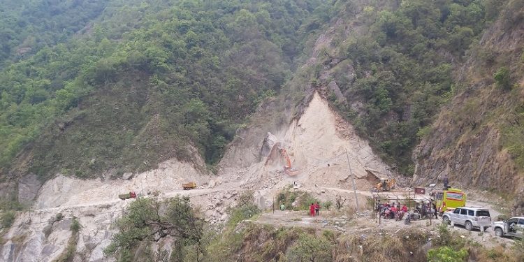 हेटौँडा काठमाडौंका लागि वैकल्पिक बाटो प्रयोग गर्न प्रहरीको आग्रह