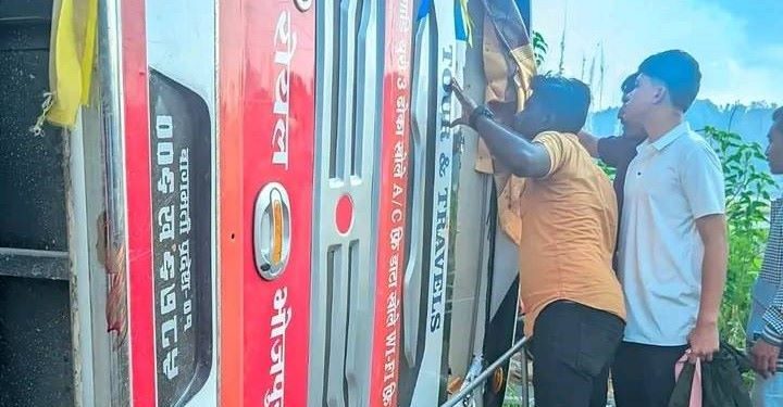 सिन्धुलीमा बस दुर्घटना, दुई जनाको घटनास्थलमै मृत्यु