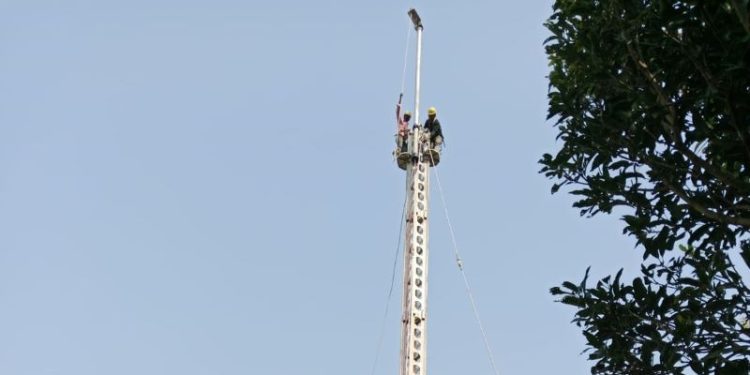 बाढीले क्षति पुर्‍याएको खिम्ती–लामोसाँघु प्रसारण लाइन इआरएस टावर प्रयोग गरी सञ्चालनमा ल्याइँदै