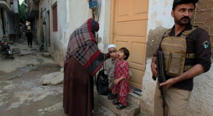 पाकिस्तानमा पोलियो खोप टोलीको सुरक्षामा खटिएका प्रहरीको हत्या