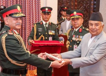 भारतीय स्थल सेनाध्यक्ष द्विवेदीलाई नेपाली सेनाको मानार्थ महारथीको दर्जा प्रदान