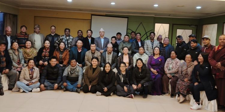 कोप-१६ र कोप-२९ का सहभागीसँग आदिवासी जनजातिको  छलफल