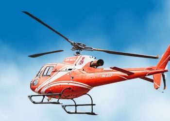 हेलिकप्टरमा चरा ठोक्कियो, साँगामा आकस्मिक अवतरण