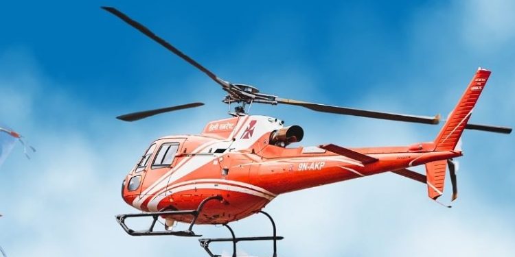 हेलिकप्टरमा चरा ठोक्कियो, साँगामा आकस्मिक अवतरण