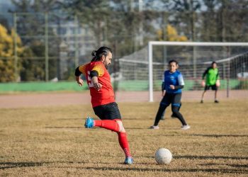 मैत्रिपूर्ण फुटबल: काठमाडौंका जनप्रतिनिधिले हराए कर्मचारीलाई , बालेनले गरे गोल