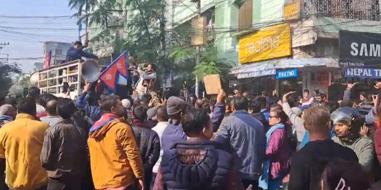 रवि लामिछानेको बयान भइरहँदा वीरगन्जमा रास्वपाको प्रदर्शन