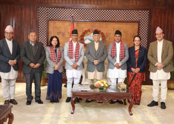 प्रधानमन्त्री ओलीसमक्ष प्रमुख सूचना आयुक्त र आयुक्तद्वारा सपथ