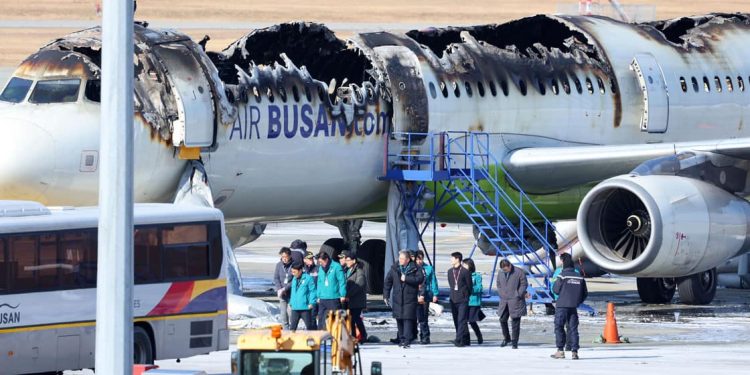 दक्षिण कोरियाली विमानमा उडान गर्नुअघि आगलागी