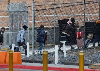 अमेरिकामा पहिलो दिन करिब ५ सय आप्रवासी पक्राउ