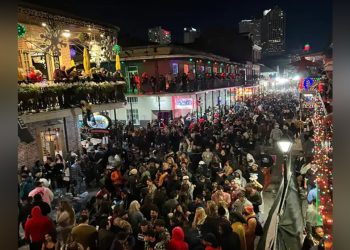 अमेरिकामा नयाँ वर्ष मनाइरहेकामाथि ट्रक चलाउँदा १५ जनाको मृत्यु,