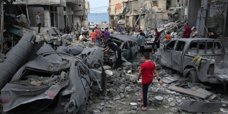 गाजाको भग्नावशेष हटाउन पाँच वर्ष लाग्ने