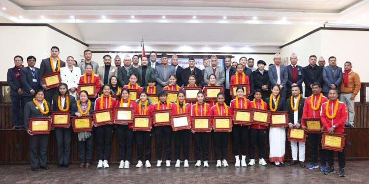 पदक विजेता खेलाडी प्रधानमन्त्रीबाट पुरस्कृत