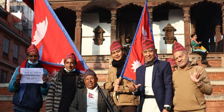टोपी दिवस मनाइयो[फोटोफिचर]