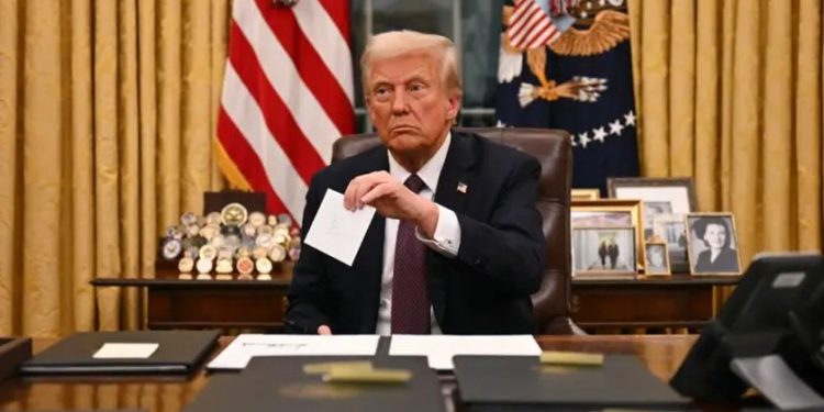 एआई कम्पनीमा ५ खर्ब डलर लगानी गर्ने डोनाल्ड ट्रम्पको घोषणा