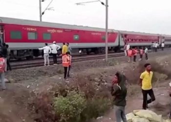 भारतमा रेल दुर्घटना हुँदा ११ जनाको मृत्यु