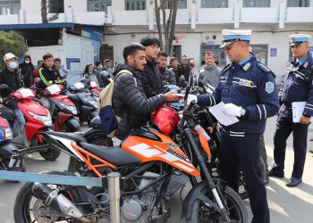 हराएका २० वटा मोटरसाइकल ट्राफिक प्रहरीले सम्बन्धित धनीलाई बुझायो