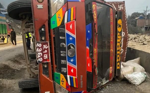 चितवनमा ट्रक दुर्घटना हुँदा १९ चौपाया मरे