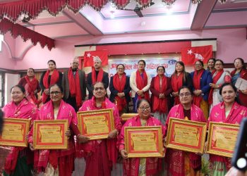 झापामा अनेमसंघको १०औं जिल्ला सम्मेलनः पूर्वअध्यक्षहरु सम्मानित