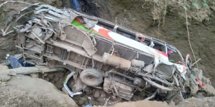 काभ्रेको तेमाल गाउँपालिकामा बस दुर्घटना, एक जनाको मृत्यु