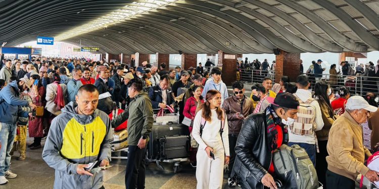 ८ महिनामा ५ लाख बढी नेपाली विदेशीए